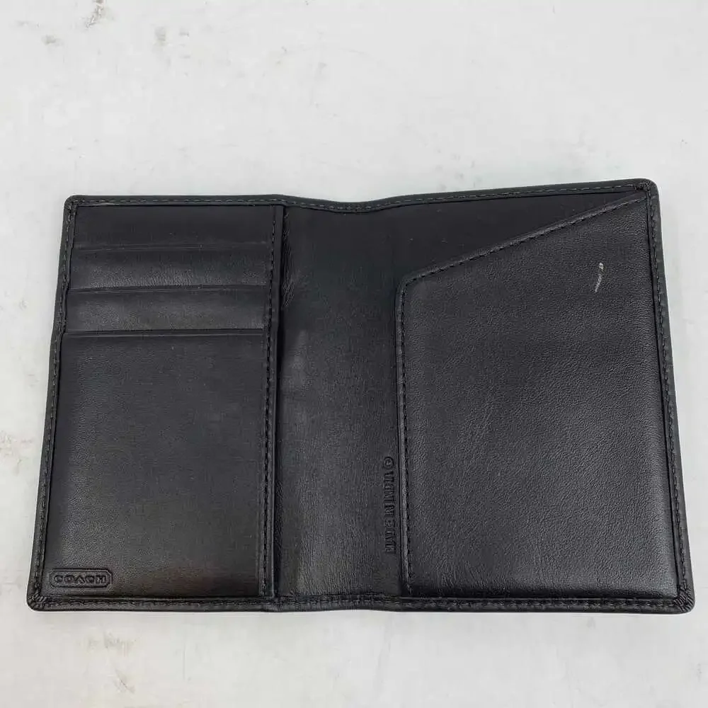 Coach this passport